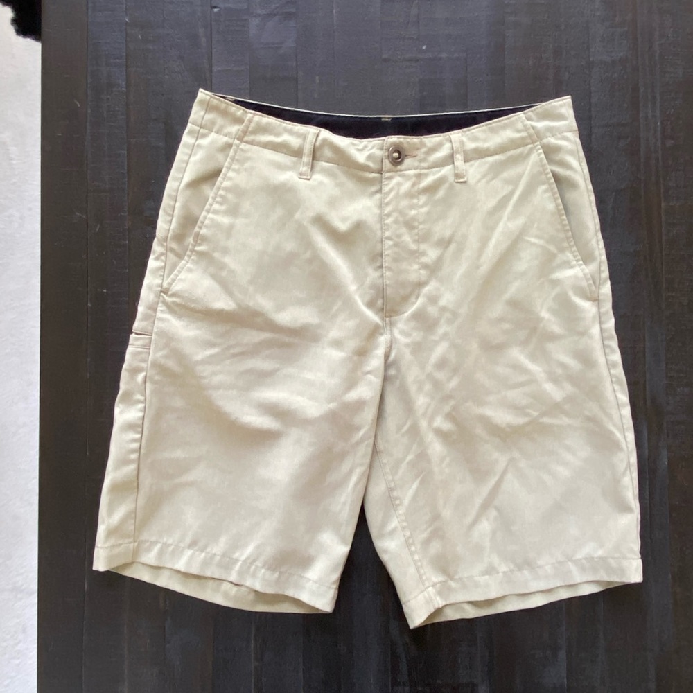Volcom tan shorts